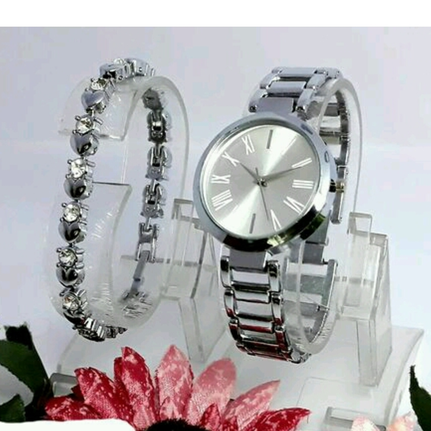 Stylish Woman's Watch with bracelet