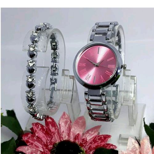 stylish women's watch with bracelet