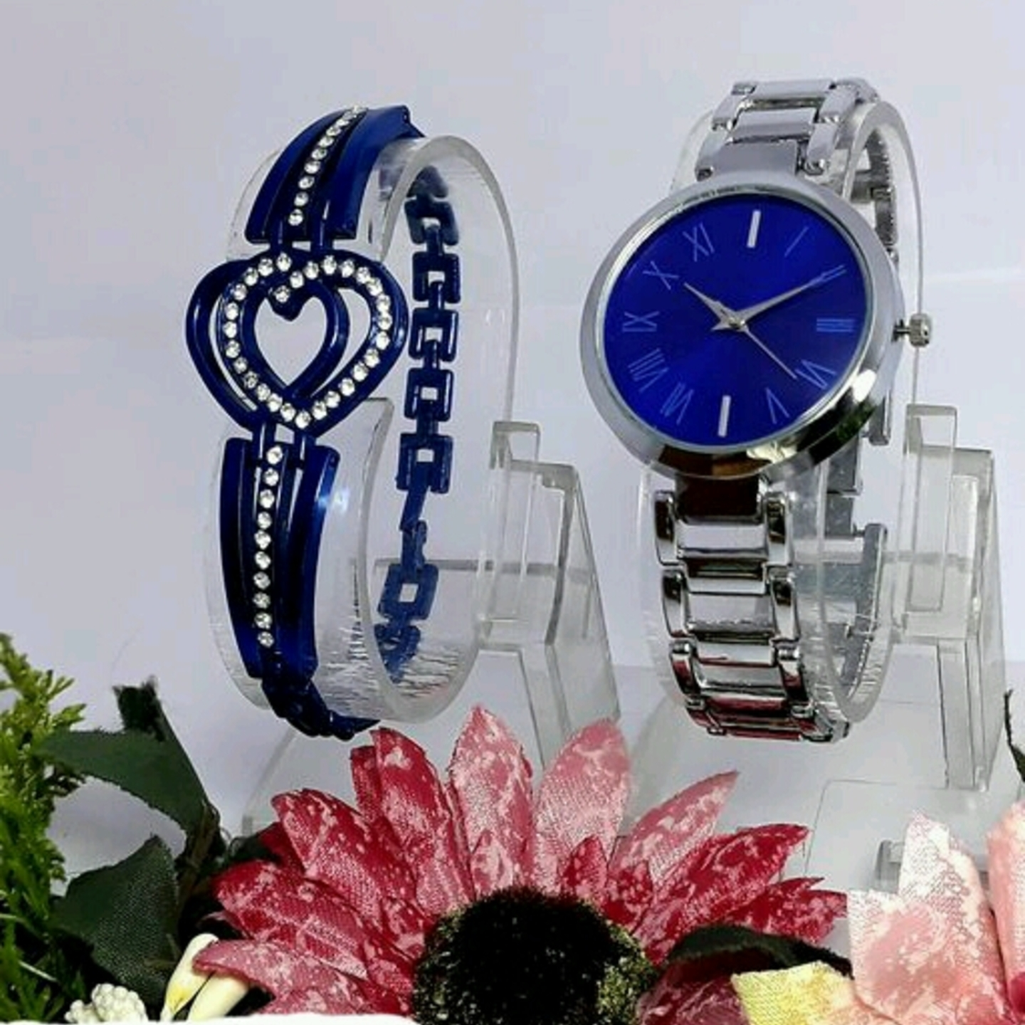 Stylish Woman's Watch with bracelet