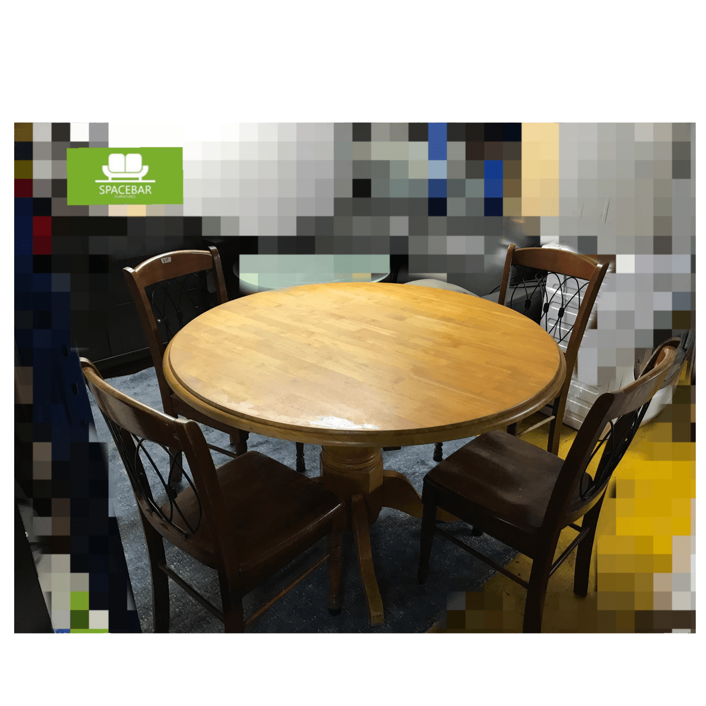 wooden-round-dining-table