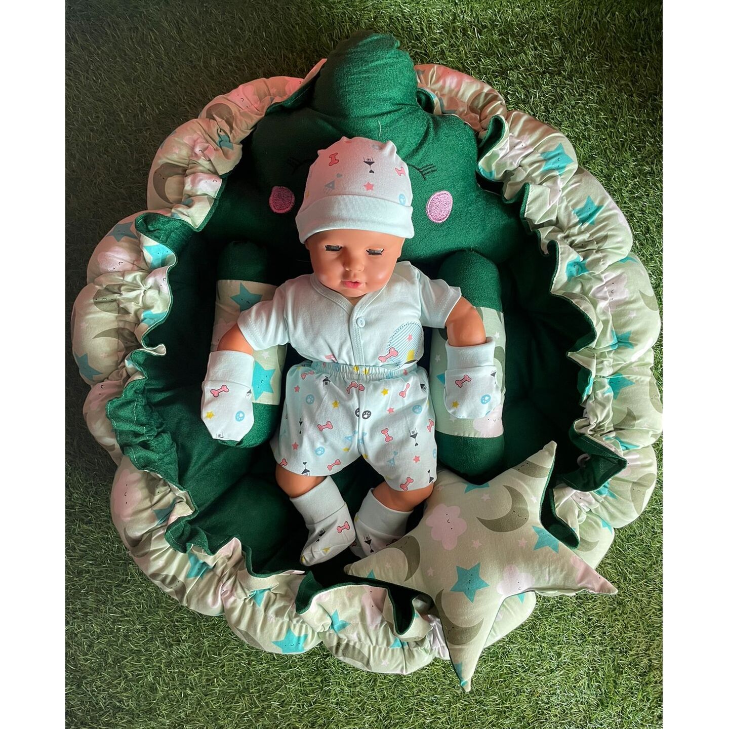 Tub Bedding with Mosquito Net CUM Play Mat for New Born Babies upto 1 Year Bottle Green 