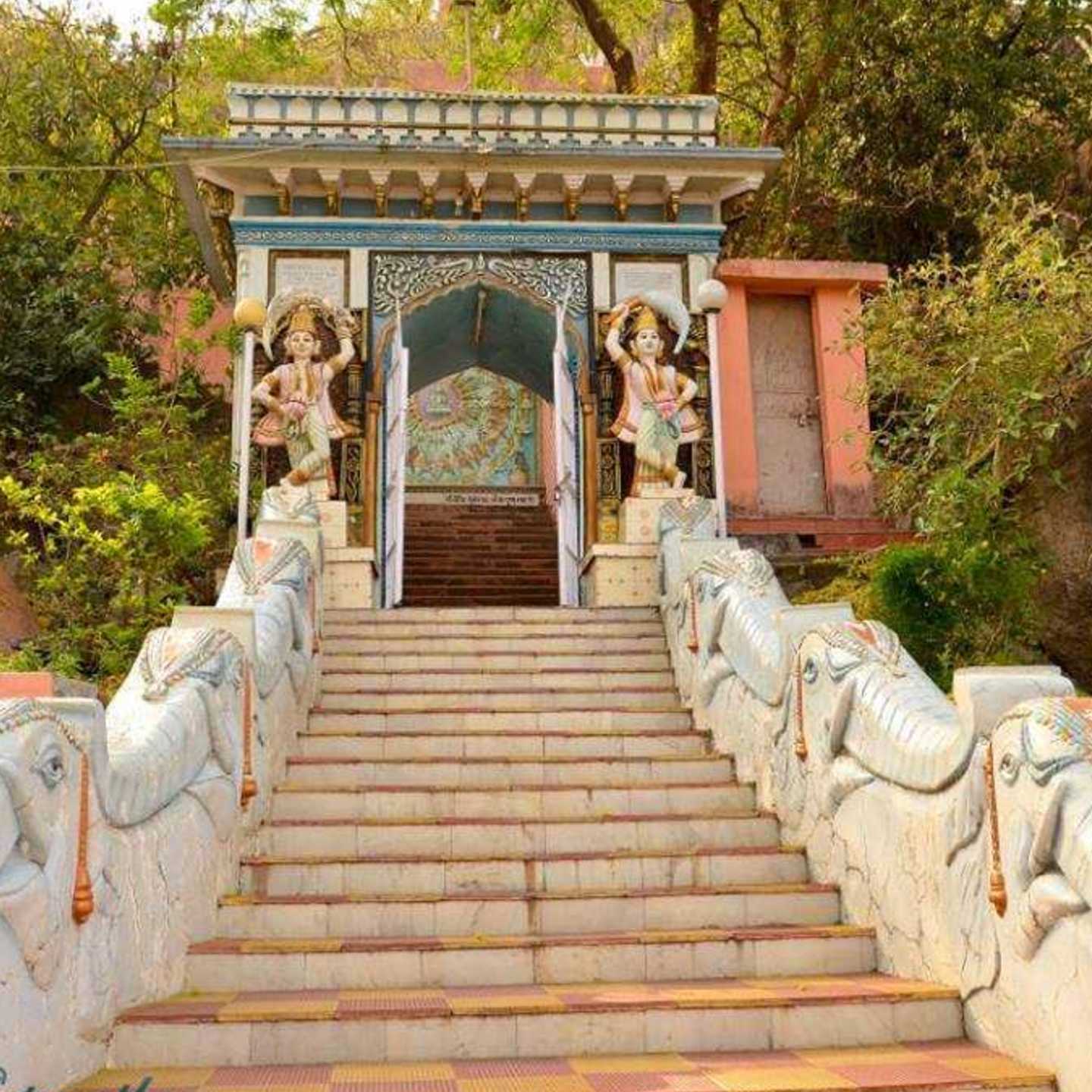 Pisanhari ki Madiya  पिसनहारी की मढिया