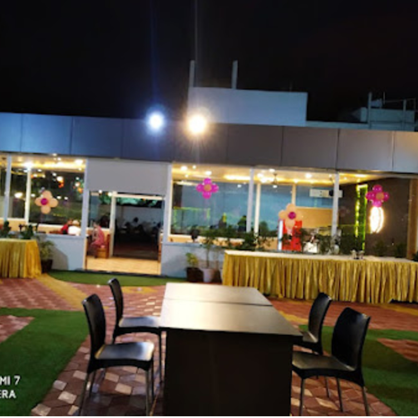 Jashn, The Cafe and Restaurant  जशन, कैफे और रेसटोरेंट