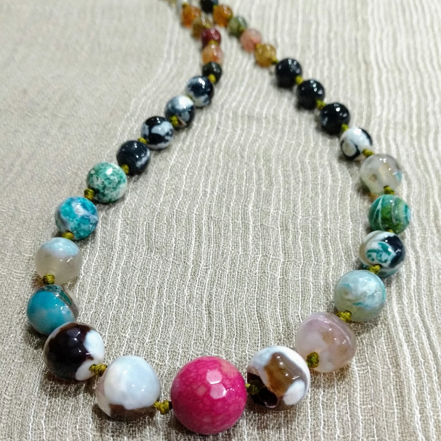 Bead Necklace with Knotted Thread