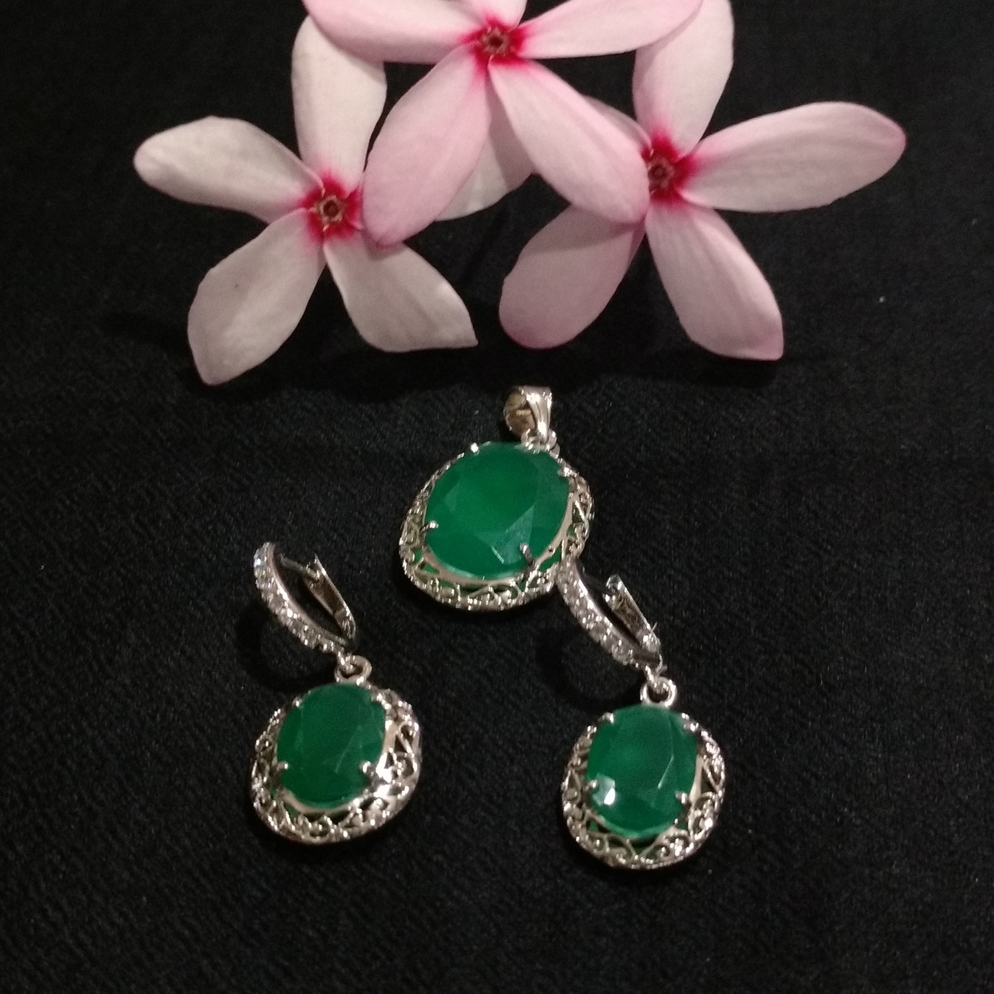 Green Onyx Pendent Earing Set Silver