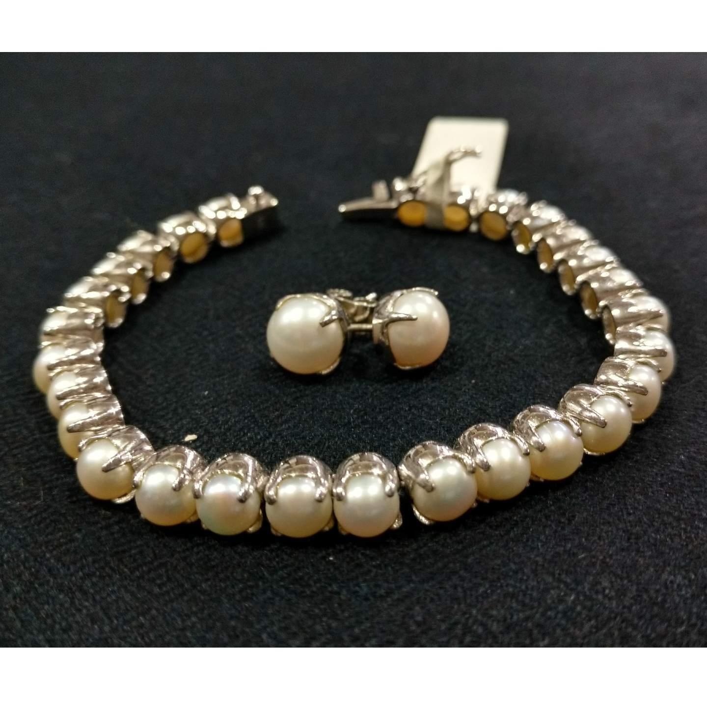 Fresh Water White Pearl Bracelet with Earing