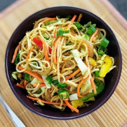 Veg hakka Noodles