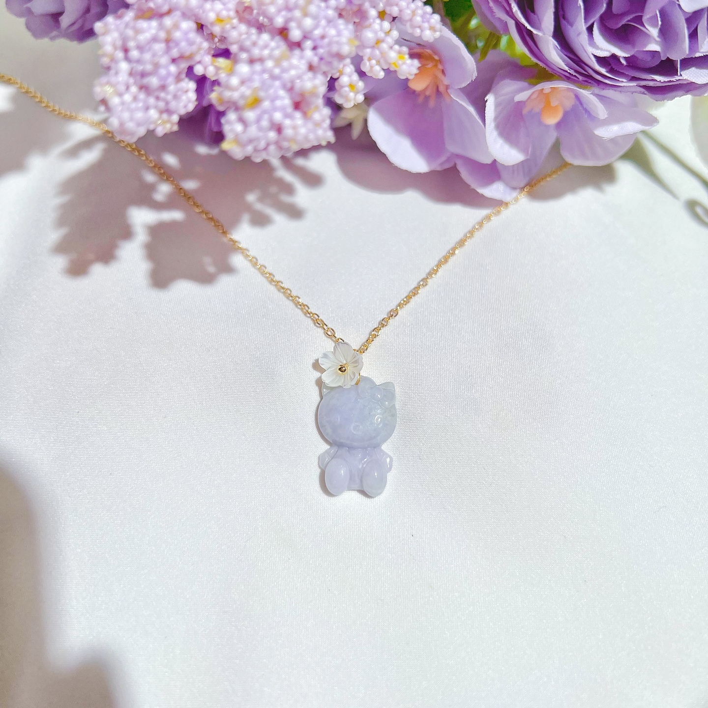 Lavender Jade Hello Kitty with Conch Shell Flower Necklace