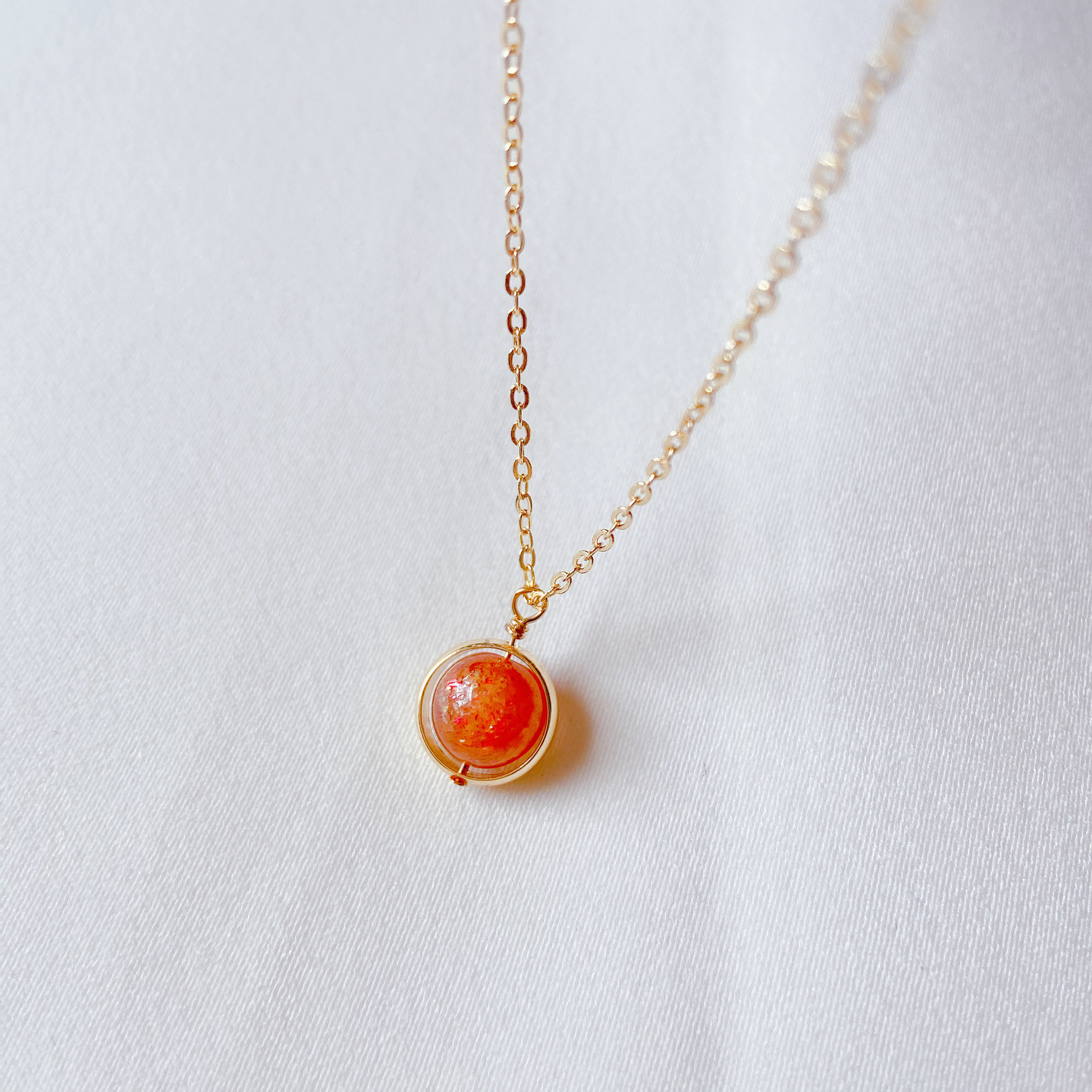 Single Necklace Golden Strawberry Quartz
