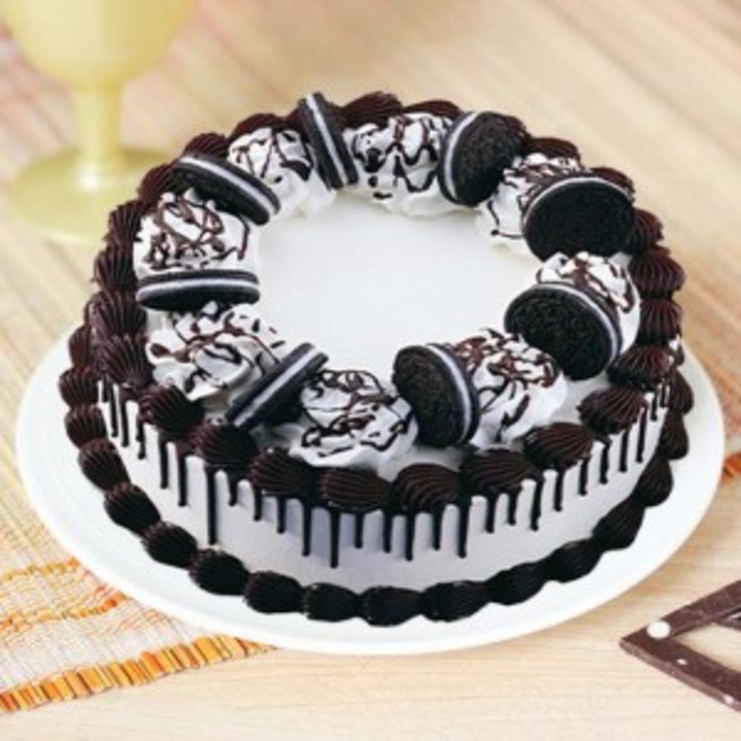Chocolate Oreo Cake 