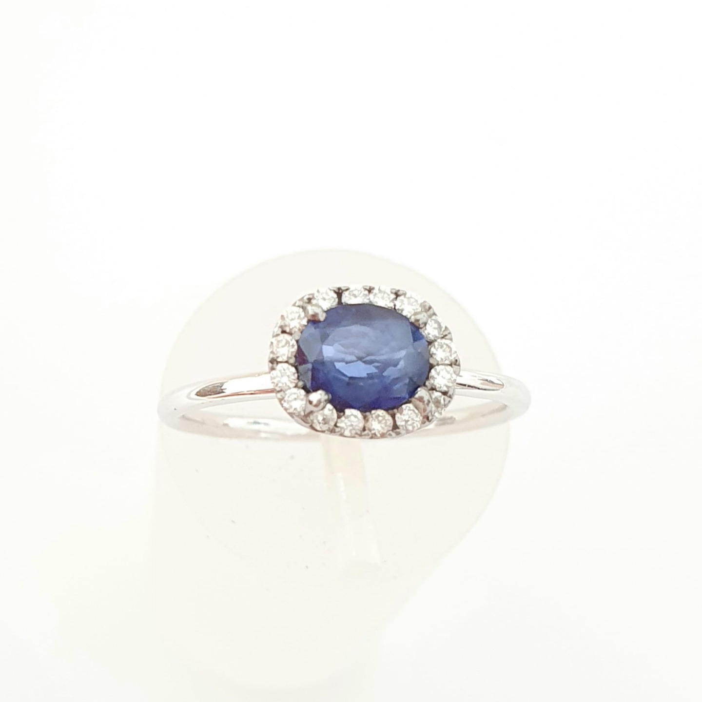 18K White Gold Sapphire Diamond Ring