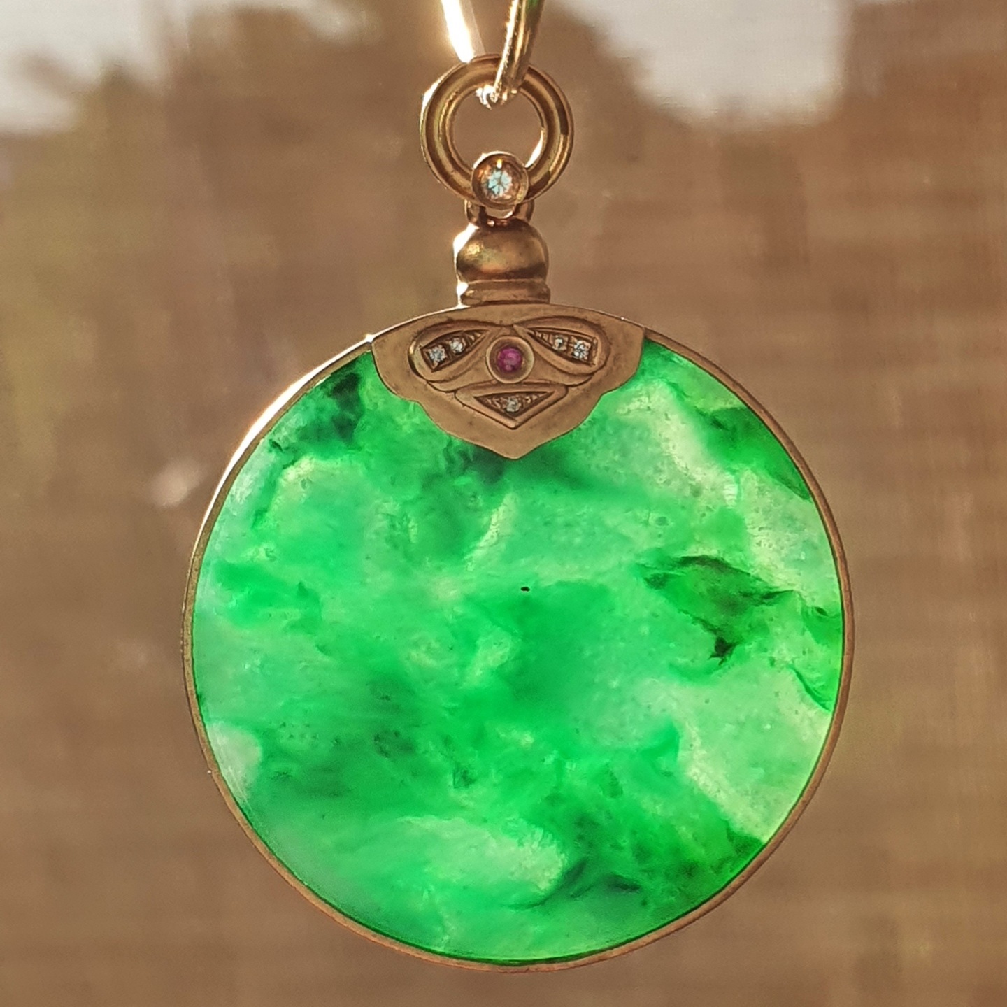 Auspicious Round Jade Pendant 24K Solid Gold Frame 6 Diamonds 1 Ruby