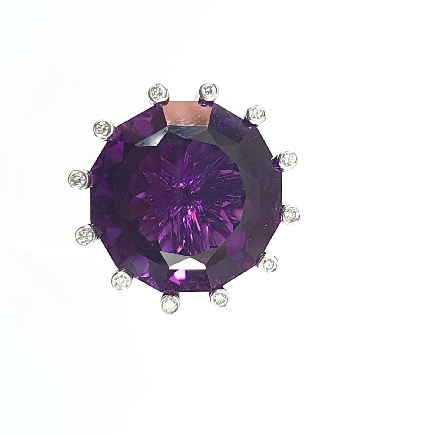 18K White Gold Bold Amethyst Diamond Ring