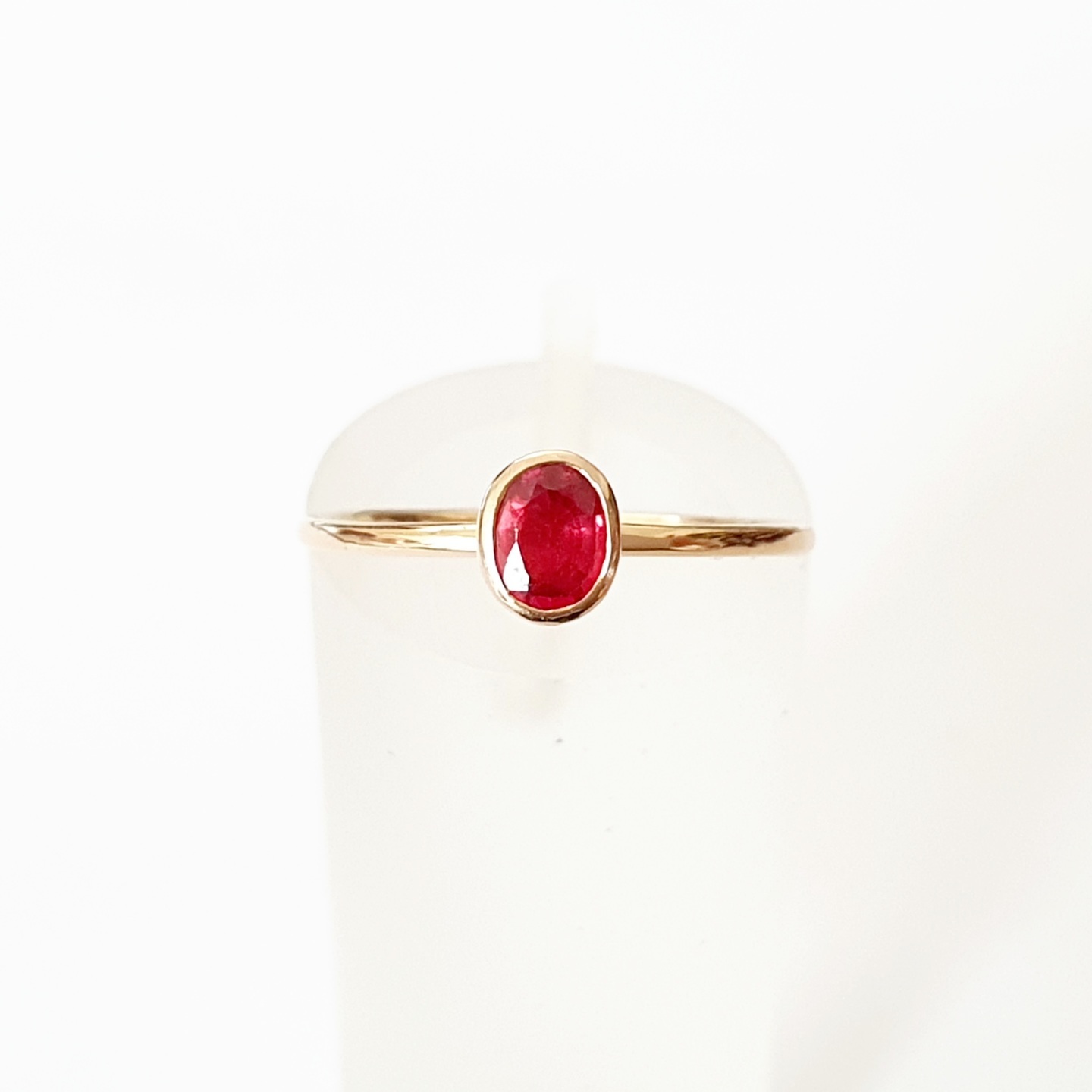 18K Yellow Gold Oval Orange Red Sapphire Stacking Minimalist Ring