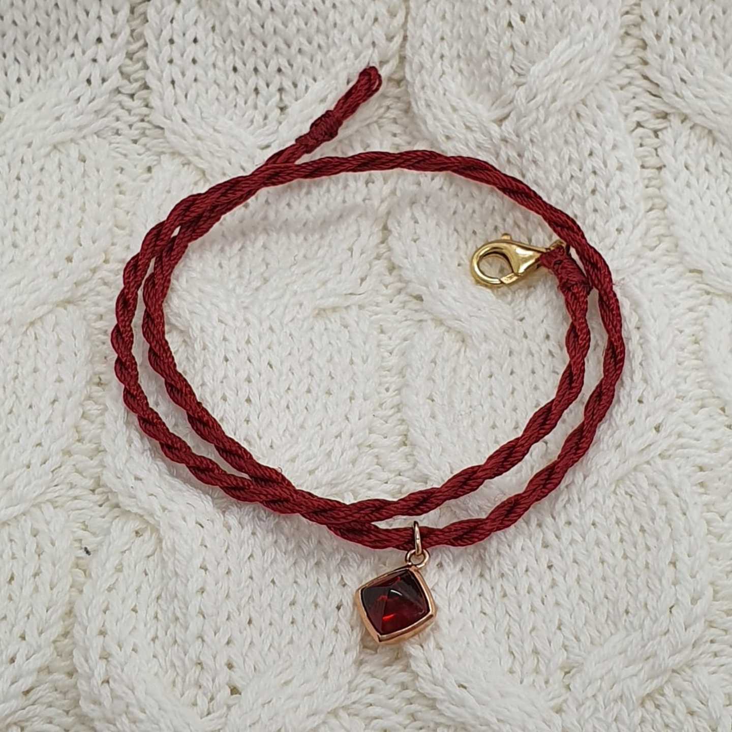 18K Rose Gold Sugarloaf Garnet Charm Macram Bracelet