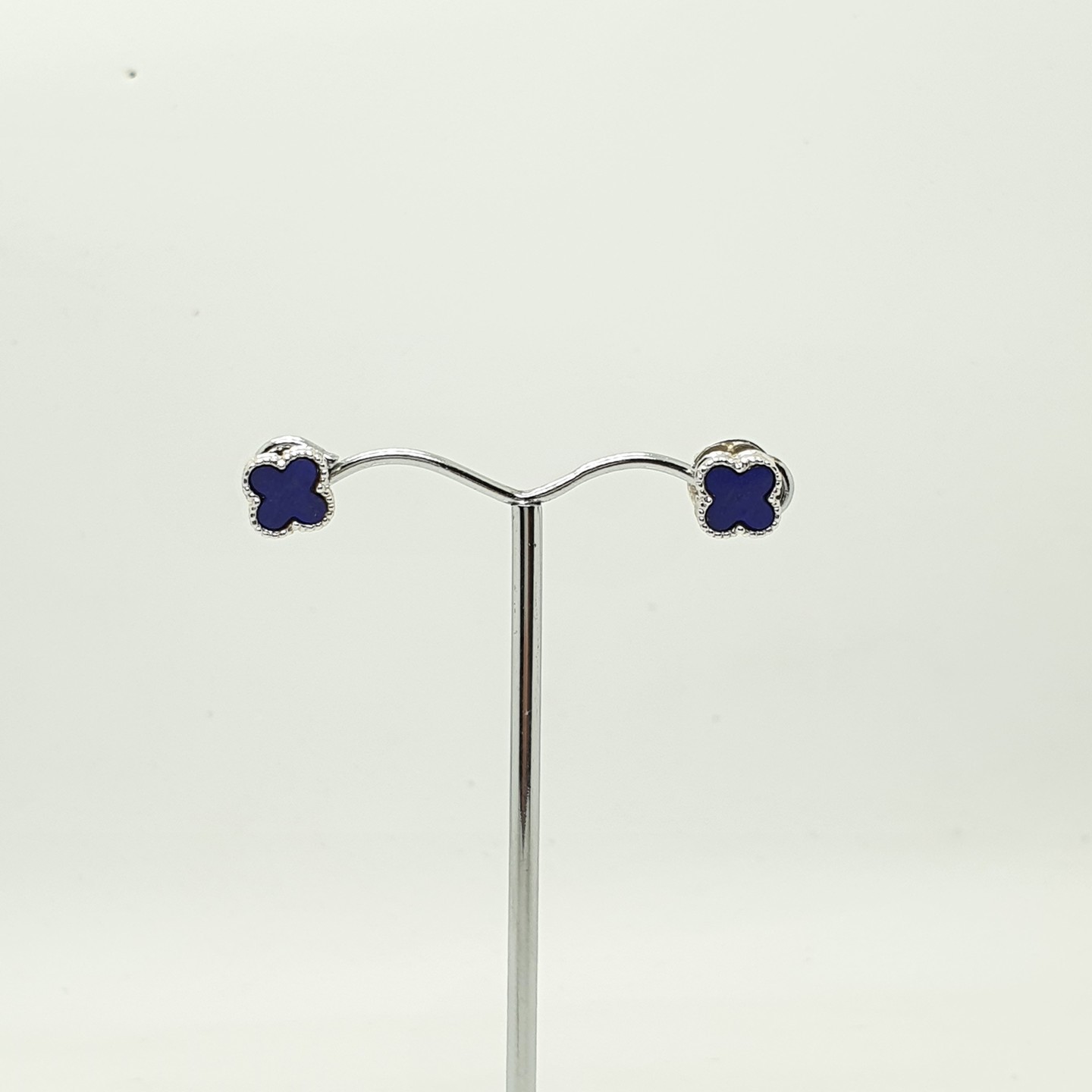 18K White Gold Lapis Clover Earrings Medium