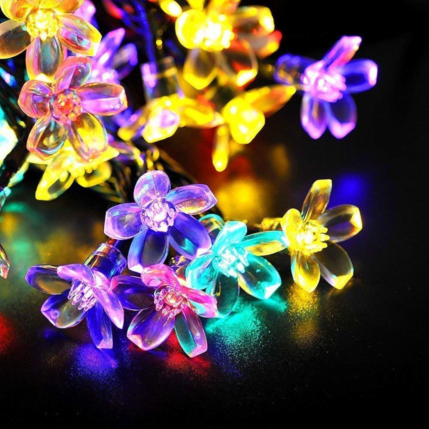 Blooming Flower Waterproof Fairy String Lights - 16 LED