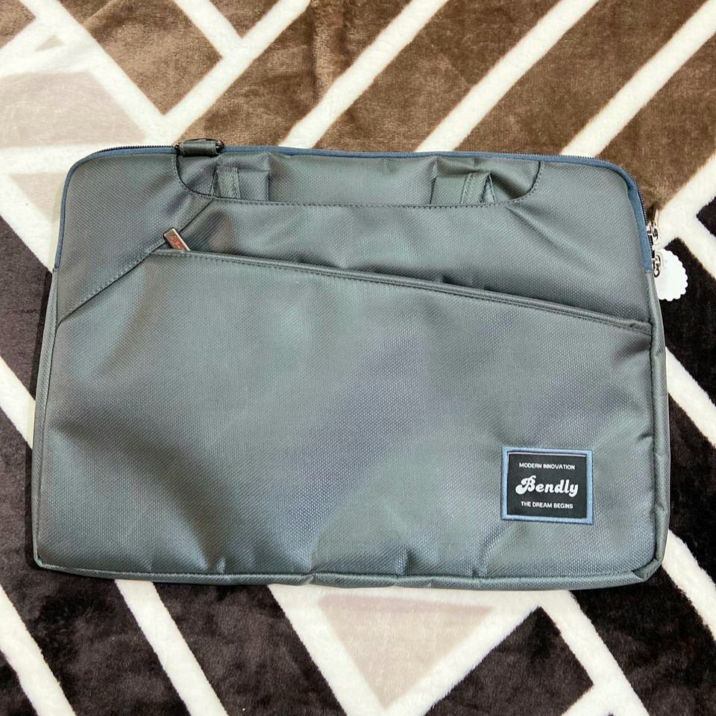 Bendly Laptop Bag Silver Grey