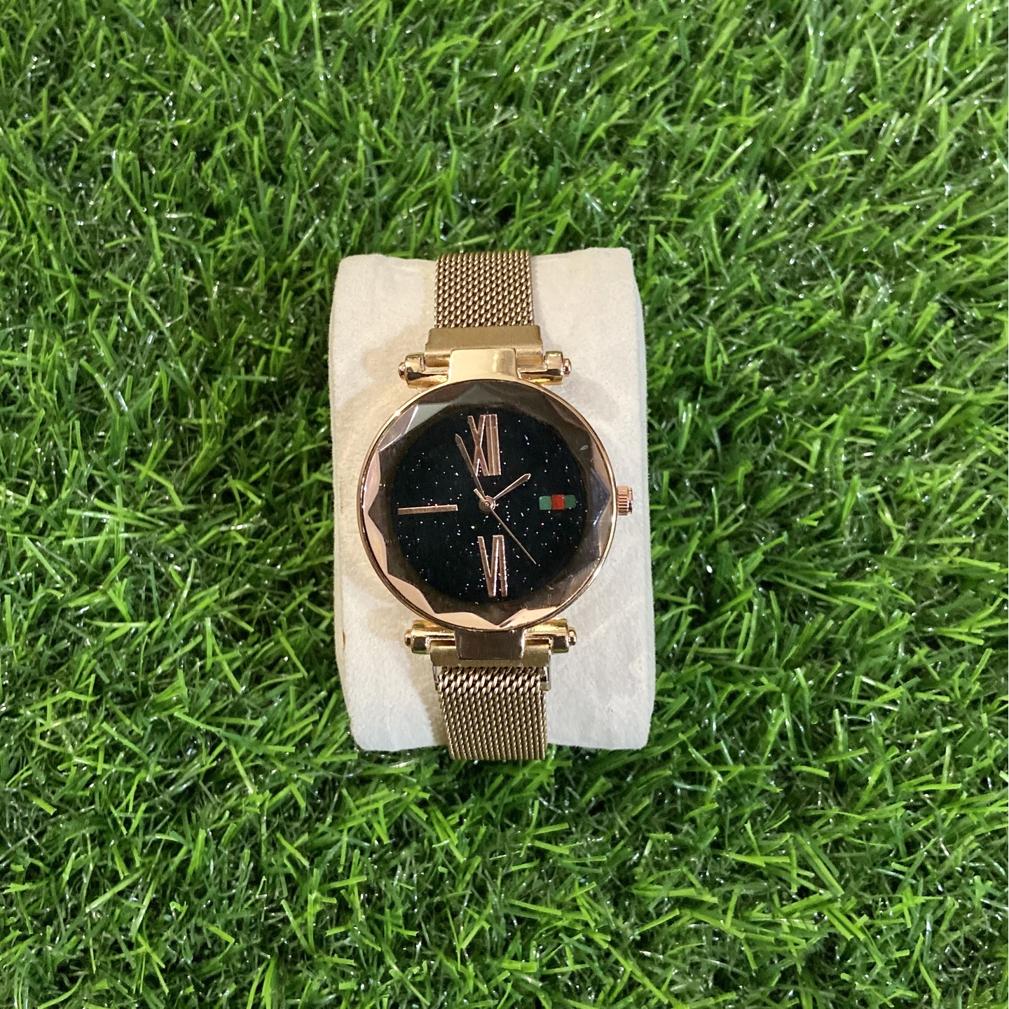 Magnetic Strap Watch