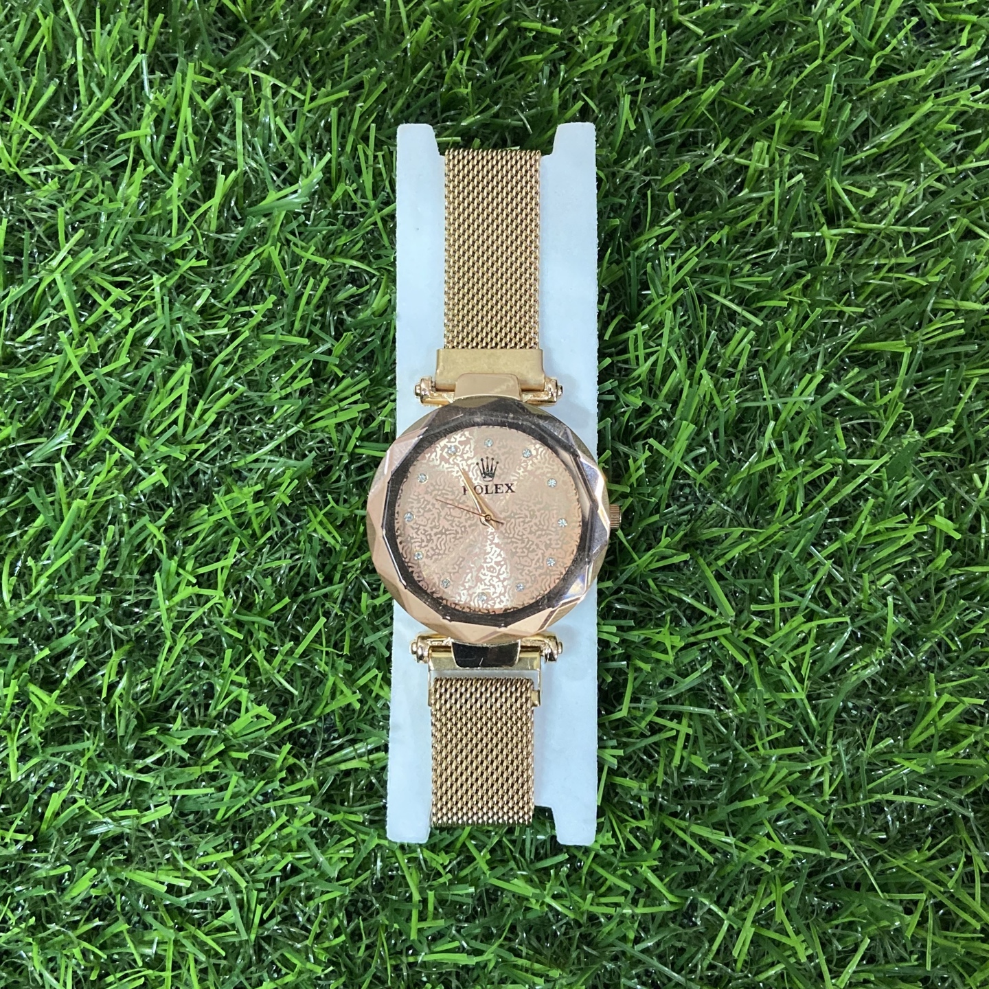 Magnetic Strap Watch