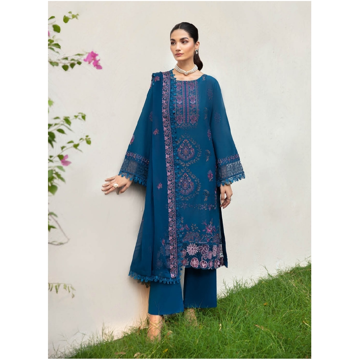 RIWAYAT LUXURY LAWN 