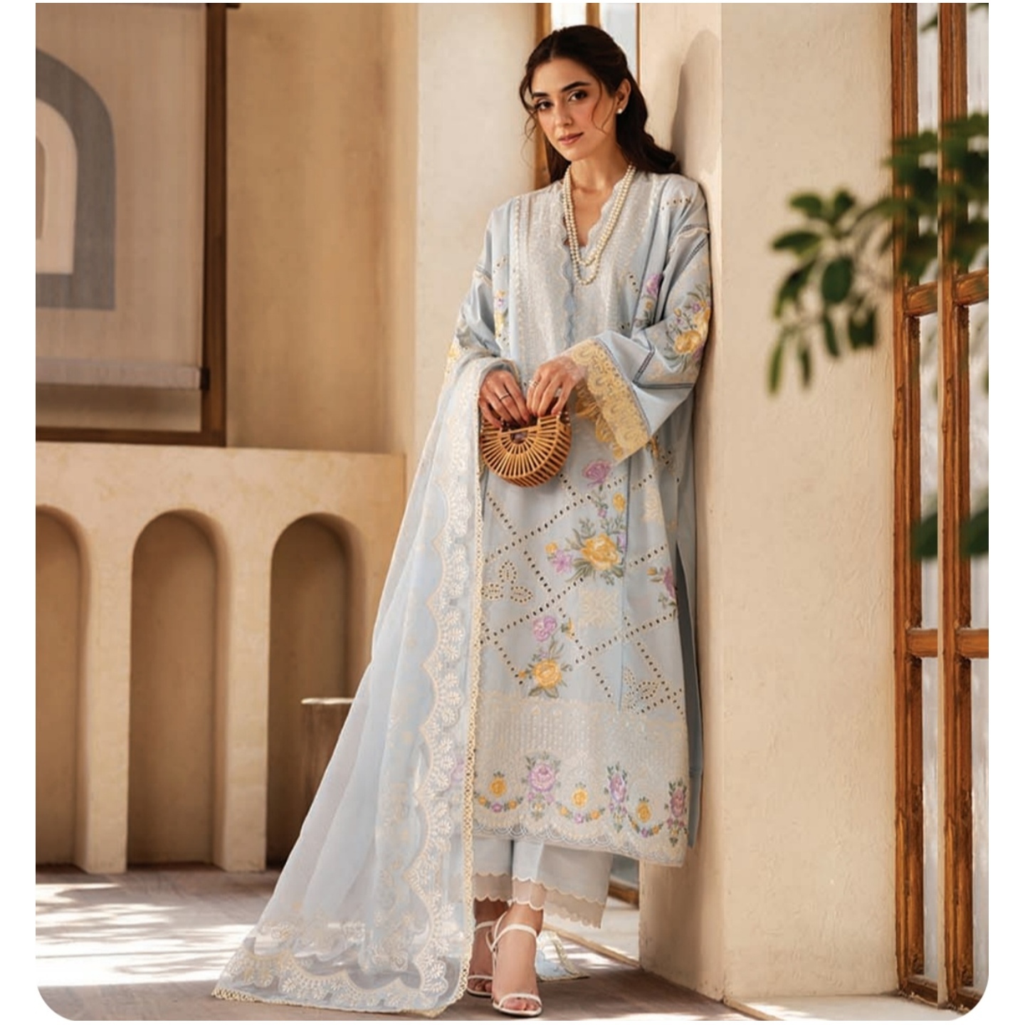 LUXURY LAWN 2025