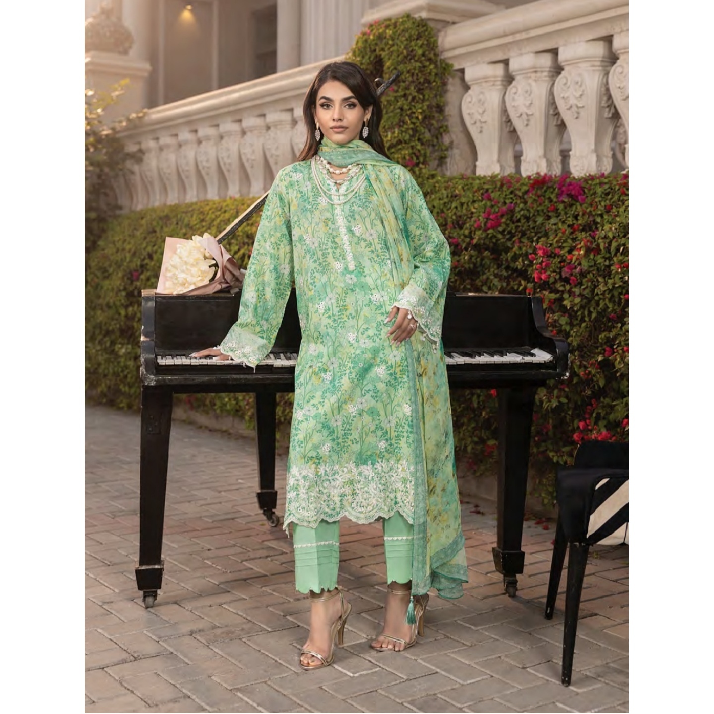 LAKHANAY KOMAL LAWN 2025
