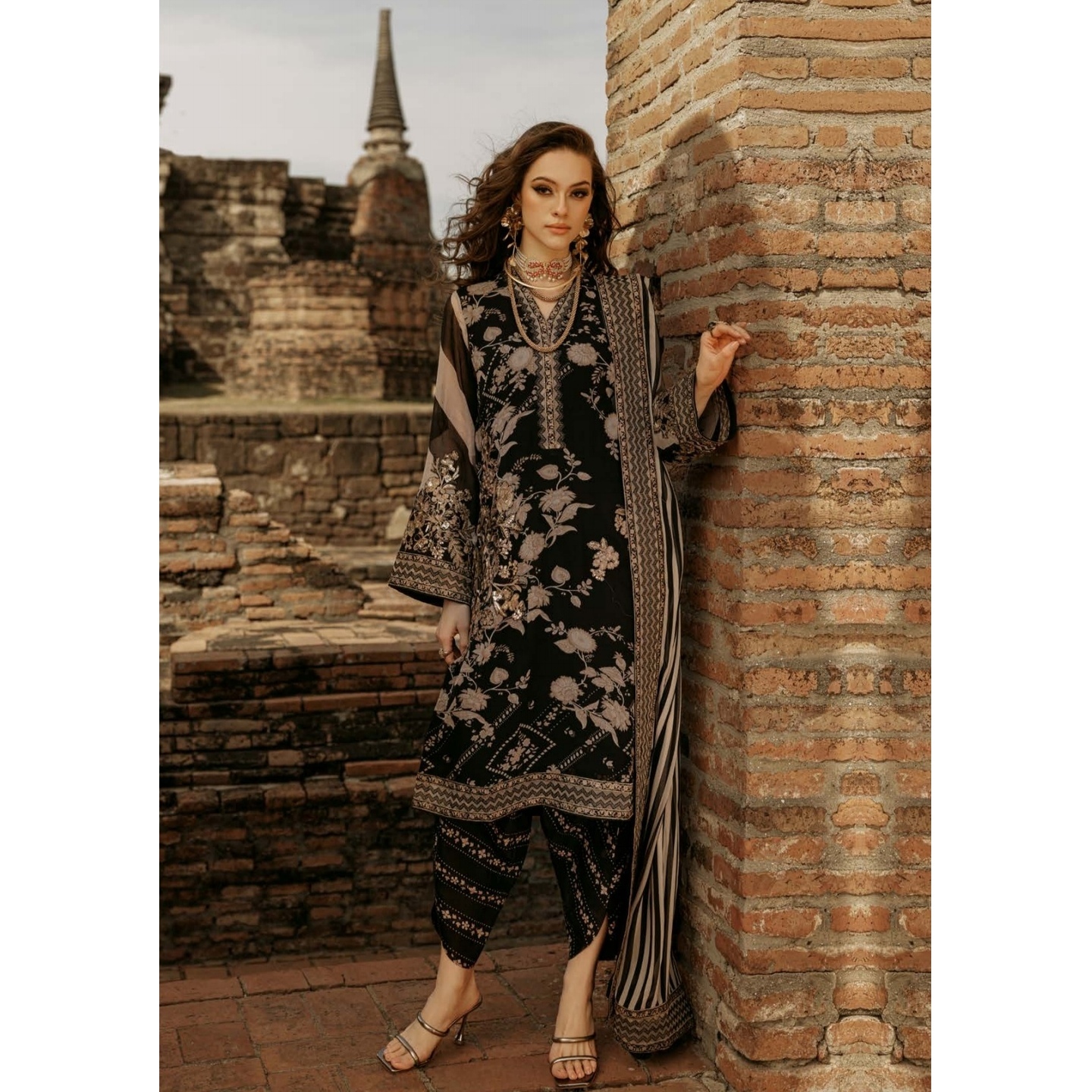 CHARIZMA VASAL LUXURY 2025
