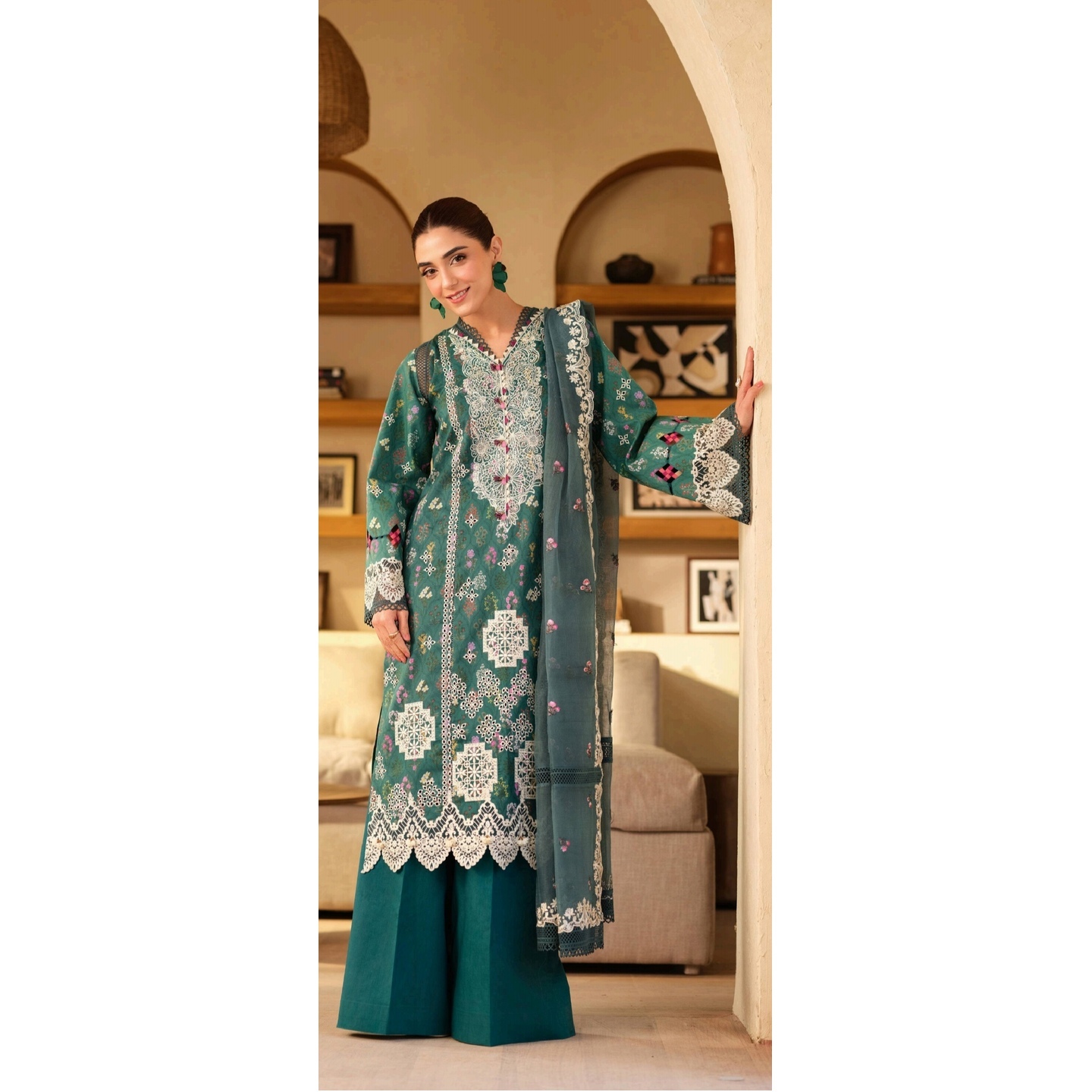 LUXURY LAWN 2025