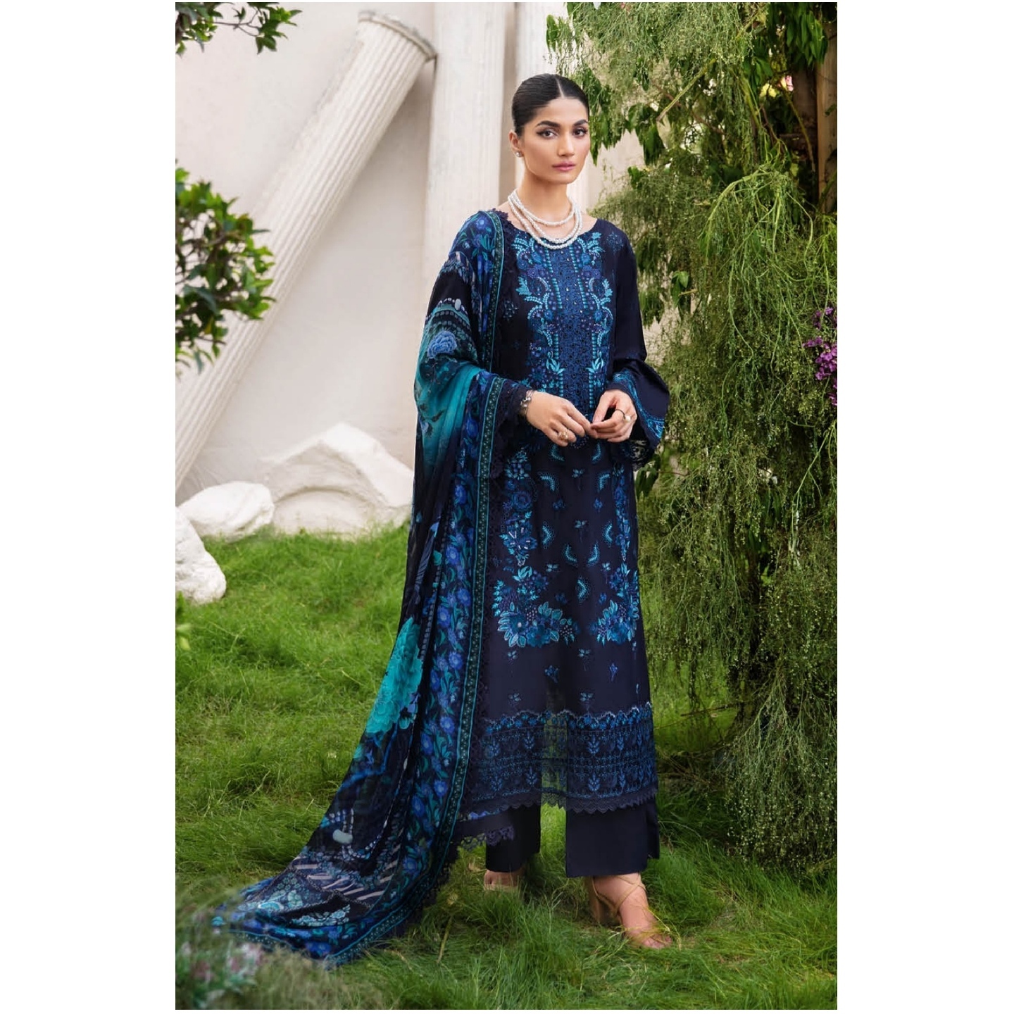 RIWAYAT LUXURY LAWN 