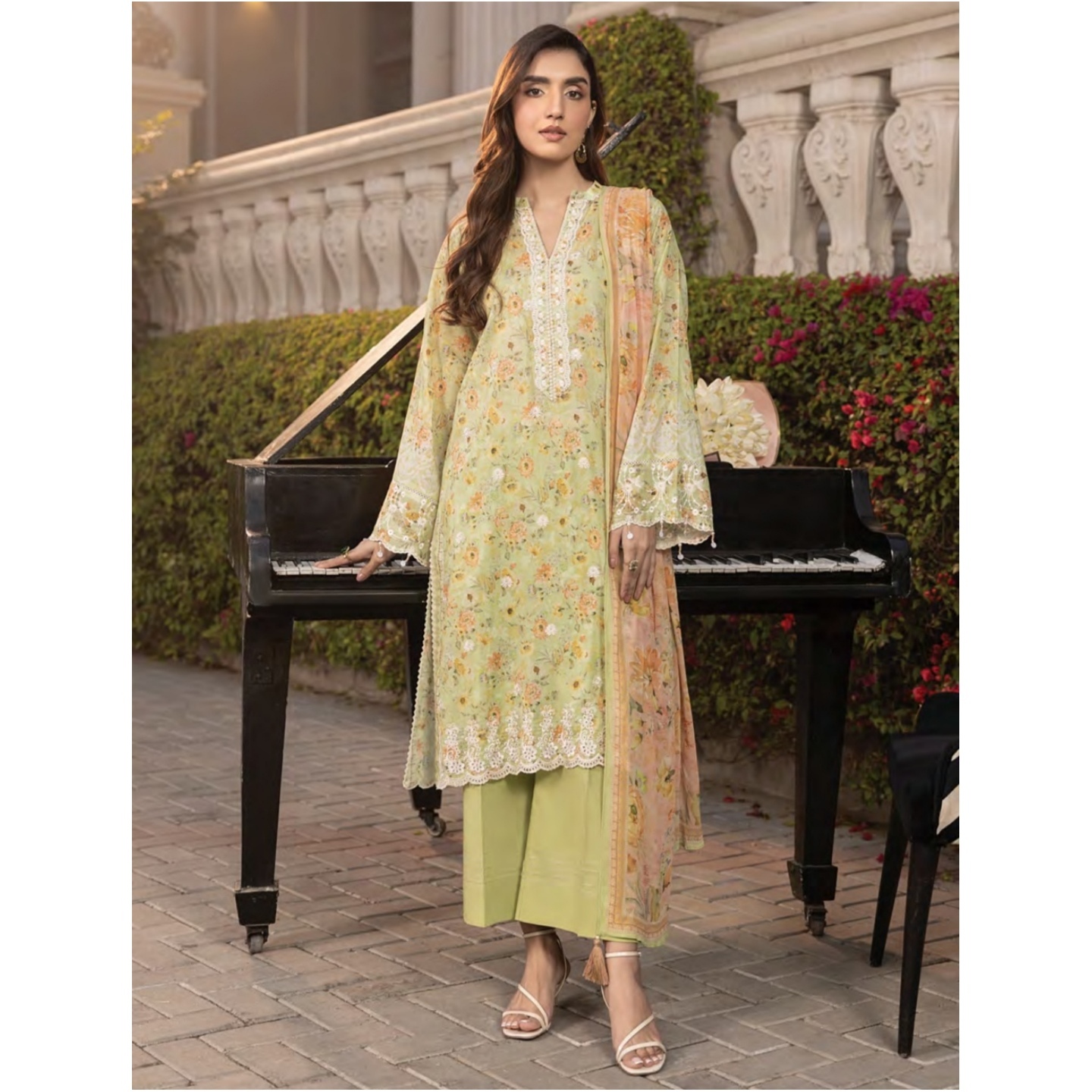 LAKHANAY KOMAL LAWN 2025