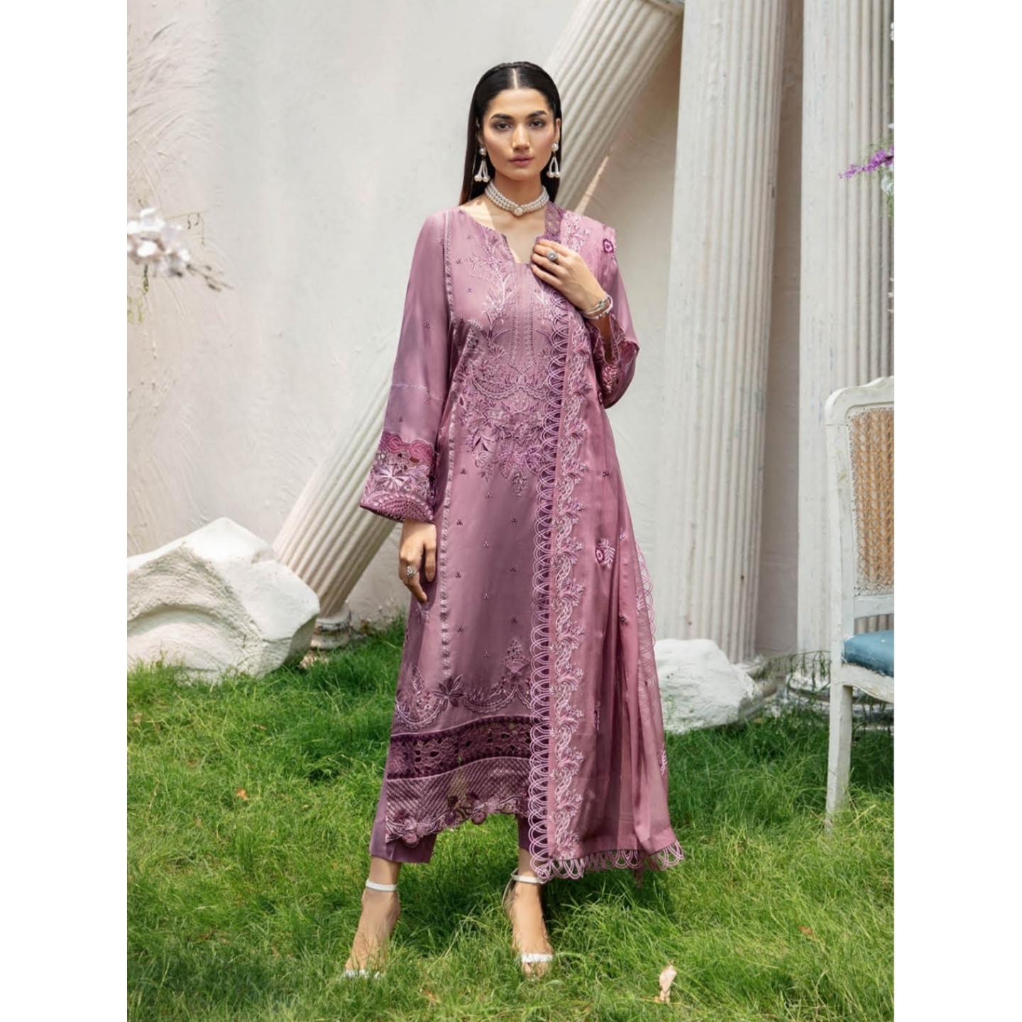 RIWAYAT LUXURY LAWN 