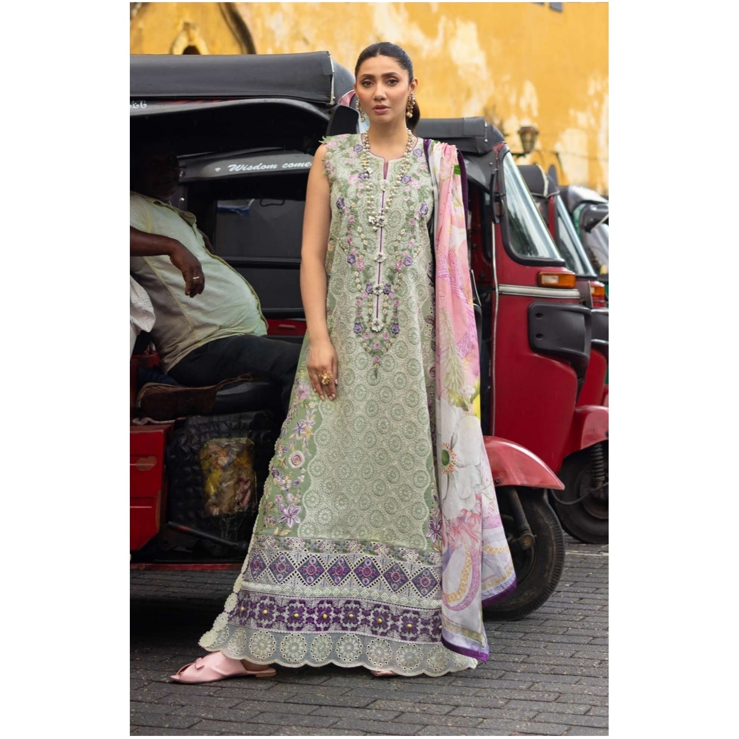 MANARAM MUSHQ LUXURY 2025