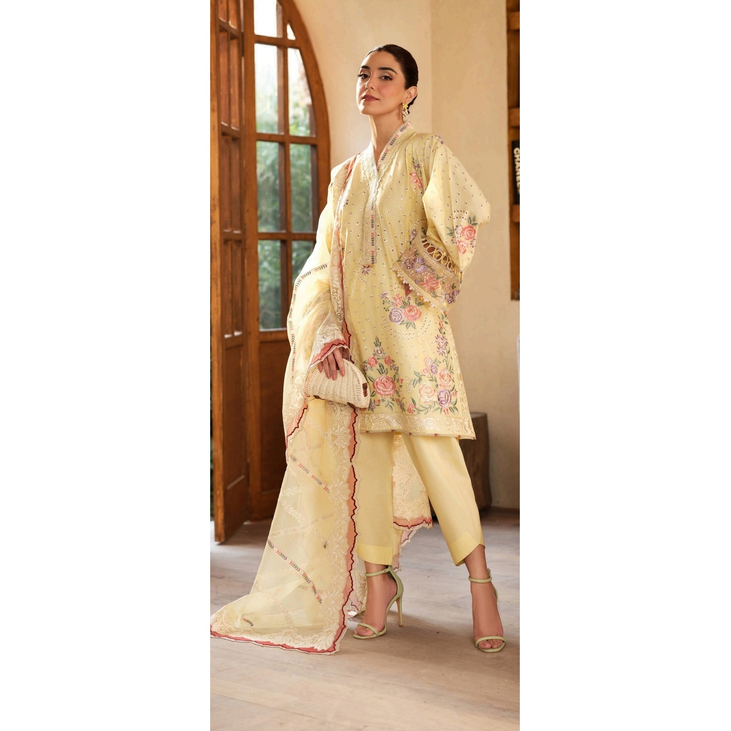 LUXURY LAWN 2025