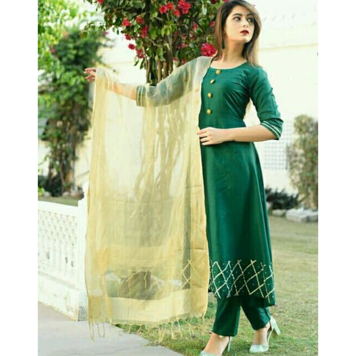 Attractive Printed Women Kurta Set
