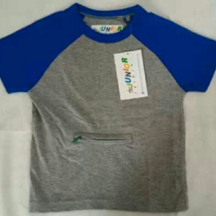 Boys T Shirt - Age 4 - 5