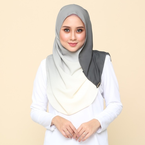 *PREORDER* Ombre Instant Shawl - Milky Grey