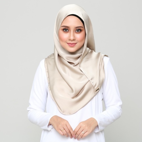 *PREORDER* Satin Instant Shawl - Nude