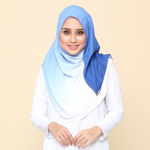 *PREORDER* Ombre Instant Shawl - Milky Blue