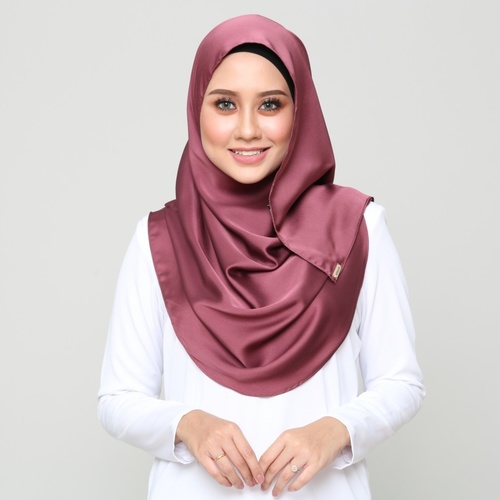 *PREORDER* Satin Instant Shawl - Dusty Berry
