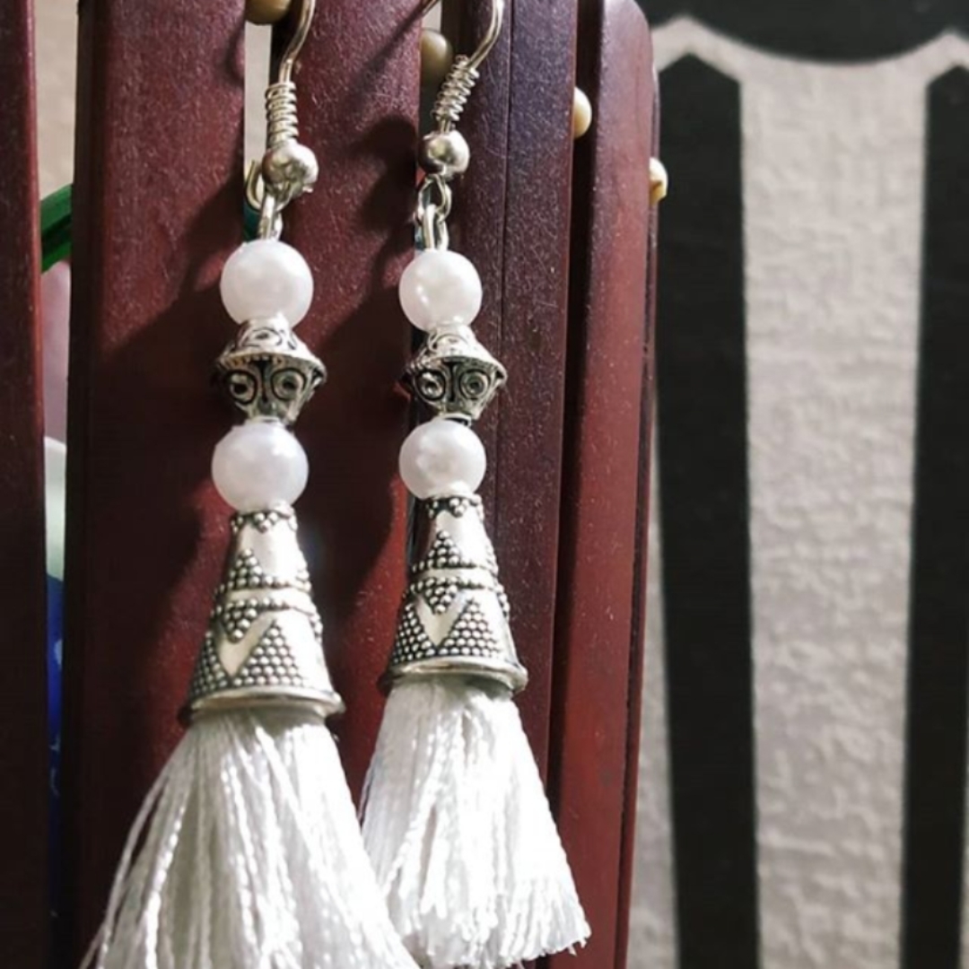 Snow White Metal Tassels