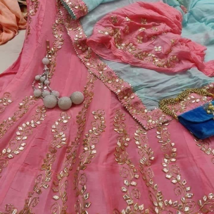 designer lehnga