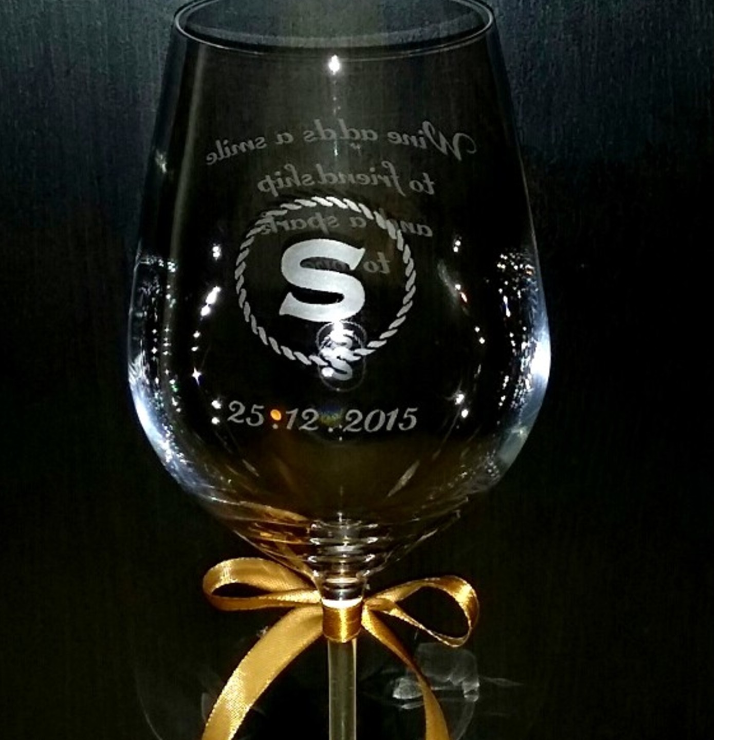 ENGRAVED PERSONALIZED MONOGRAM ON A CRYSTAL WINE GLASS SMGEG-004WC