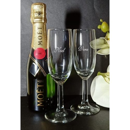 PETITE MOET & CHANDON AND PAIR OF GLASSES SET