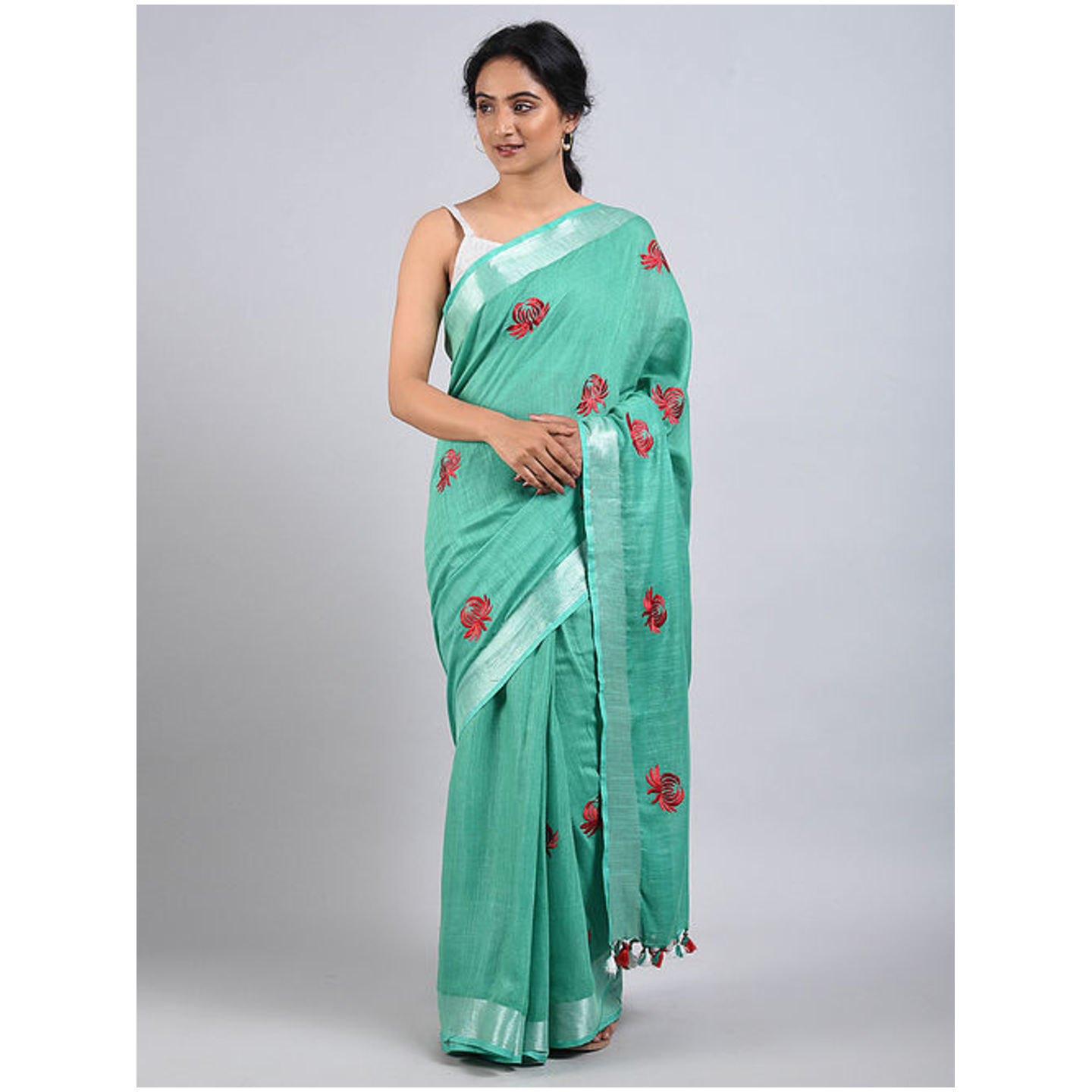 Linen Saree with Zari and Tassels