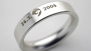laesr-engraving-silver-ring-b7f.jpg