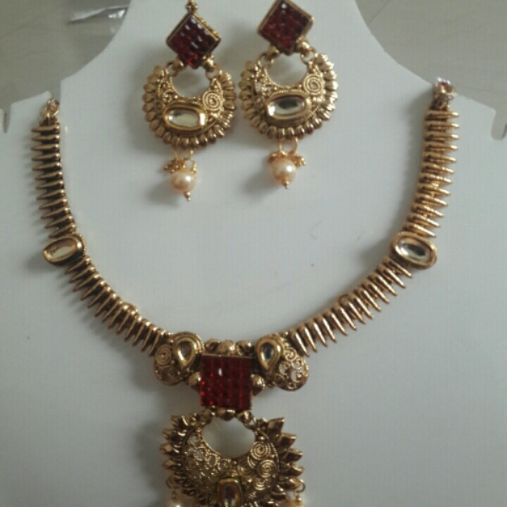 Antique Short Neck Piece With Ear Rings