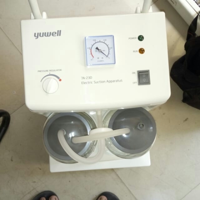 SUCTION Machine Electric yuwell 7A-23D