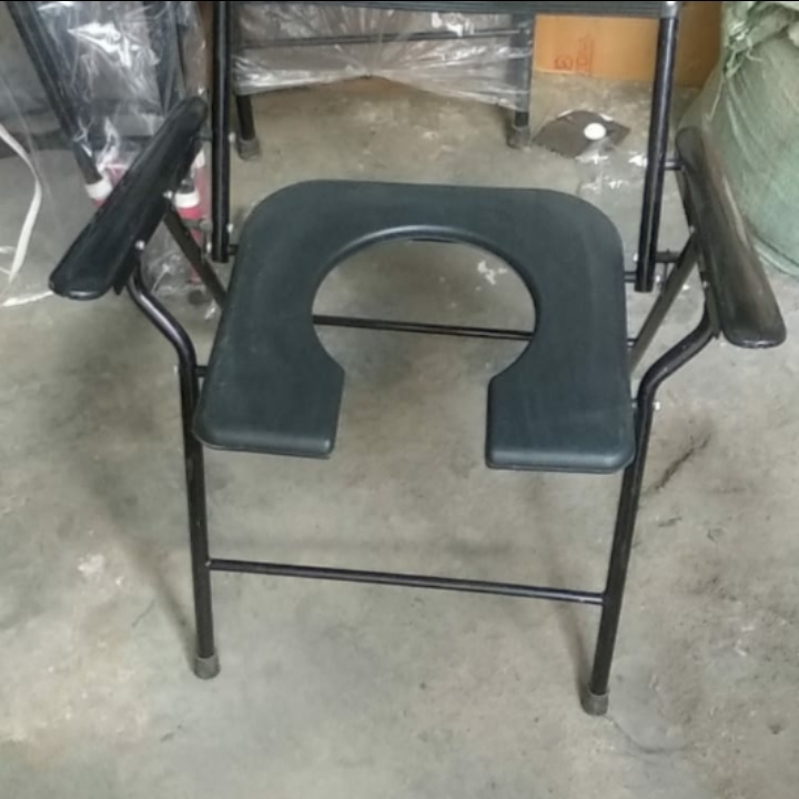 COMMODE CHAIR ABS
