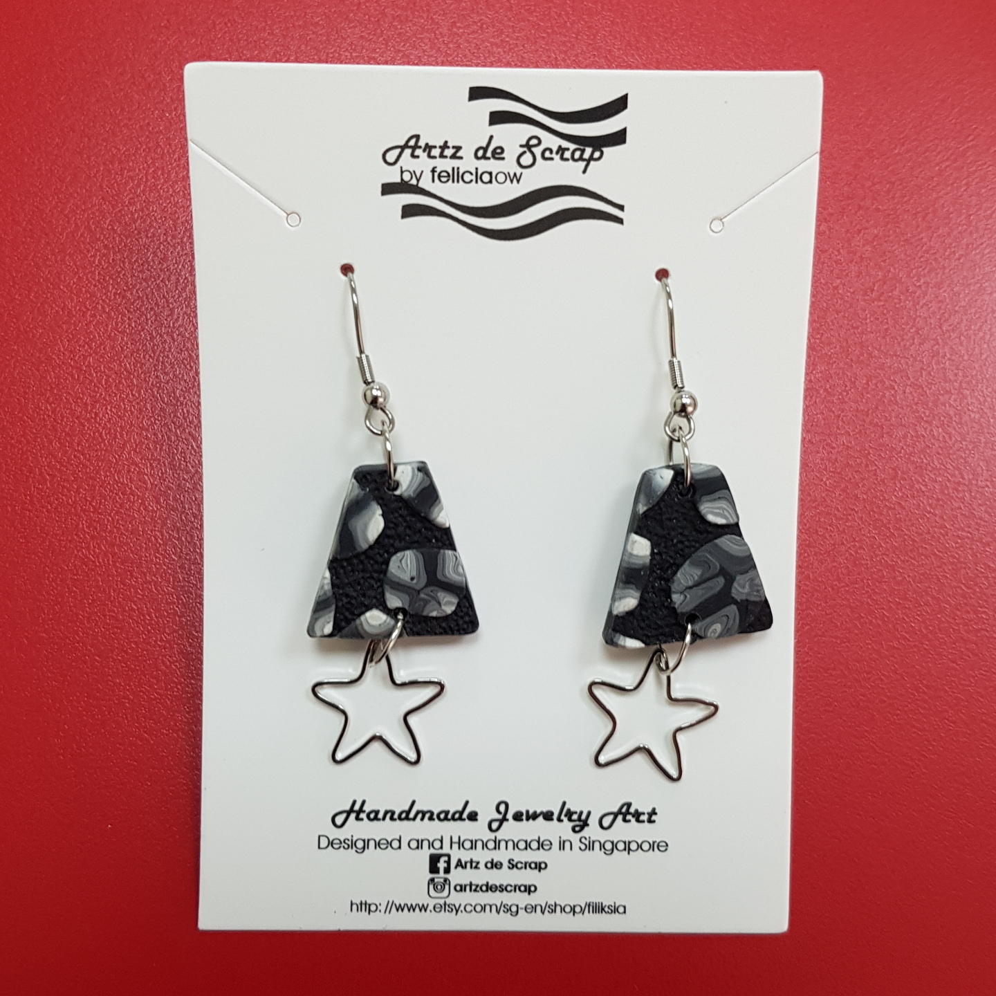 Retro Black Trapezoid Starlet Earrings